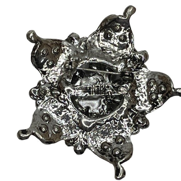 Fashion Jewelry Snowflake shaped Silver Tone Brooch with Black/Clear Cabochons - Picture 10 of 11